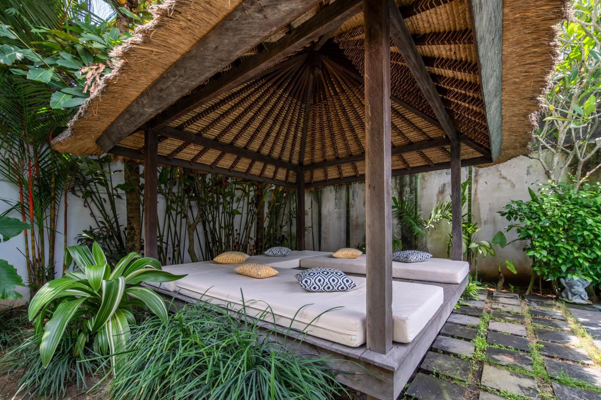 Villa Nikaia By Villa Finder Seminyak  Ngoại thất bức ảnh